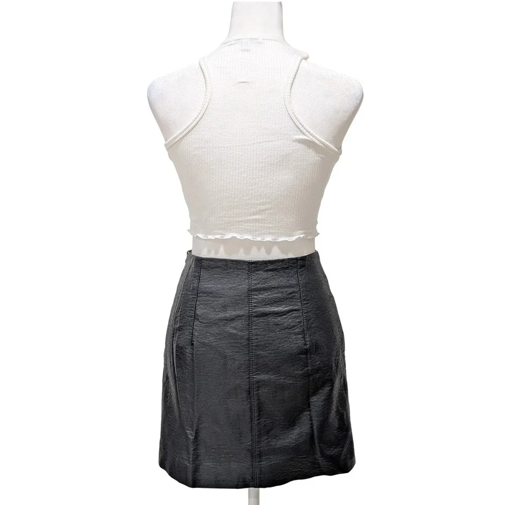Black Quilted Texture Faux Leather Moto Mini‎ Skirt Zipper Buckle Detail Size 4